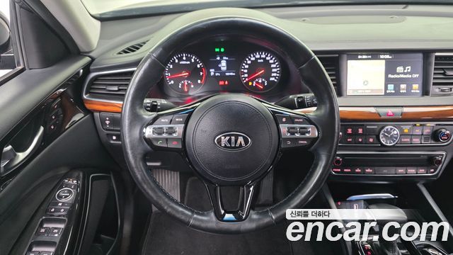 Kia K7 2016 — photo 14