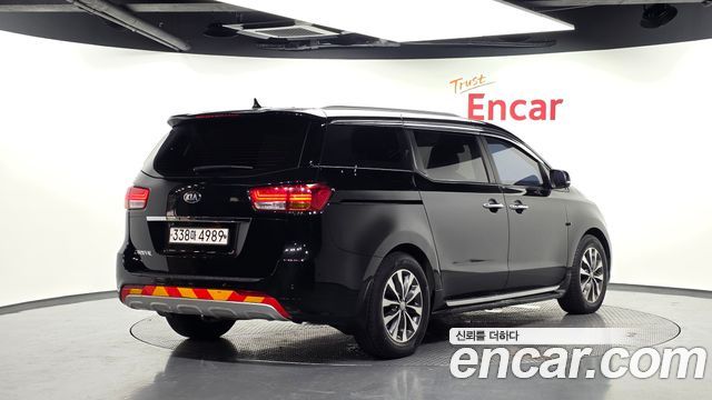 Kia Canival 2018 — photo 2