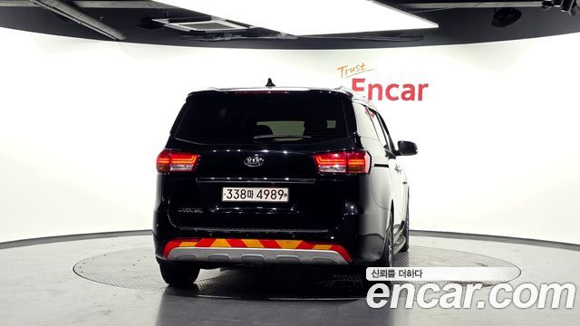 Kia Canival 2018 — photo 4