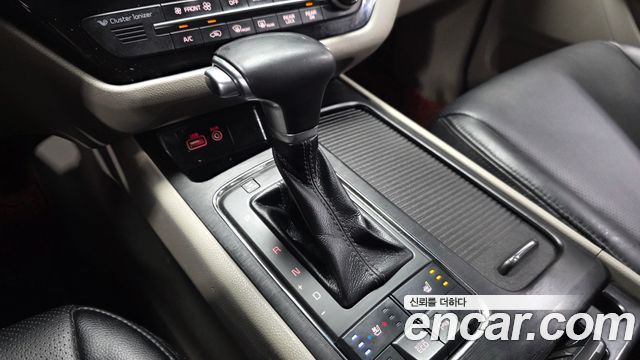 Kia Canival 2018 — photo 9