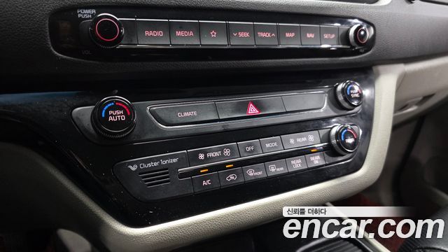 Kia Canival 2018 — photo 16