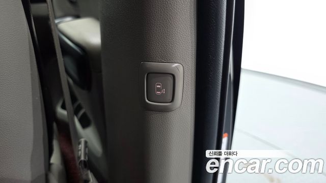 Kia Canival 2018 — photo 19