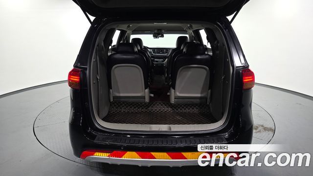 Kia Canival 2018 — photo 20