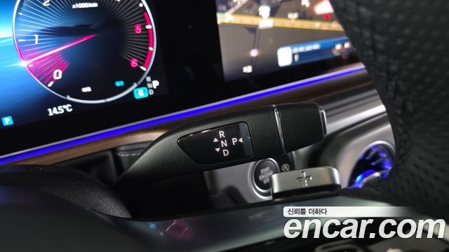 Mercedes-Benz G-Class 2026 — photo 12