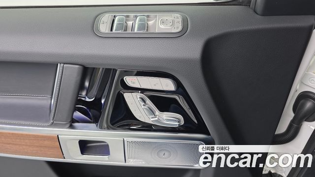 Mercedes-Benz G-Class 2026 — photo 17