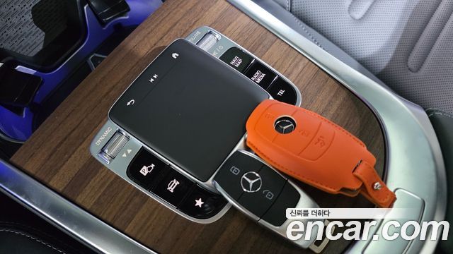 Mercedes-Benz G-Class 2026 — photo 31