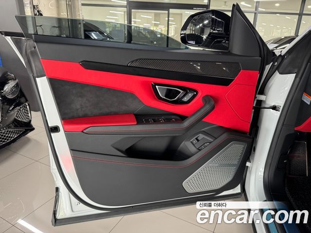 Lamborghini Urus 2021 — photo 8