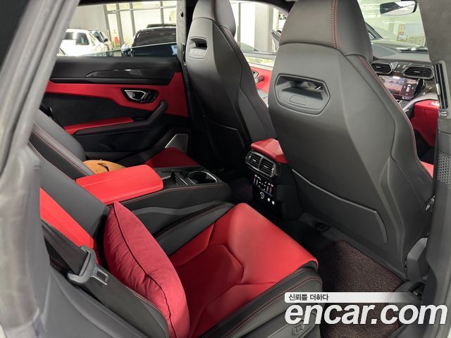 Lamborghini Urus 2021 — photo 11