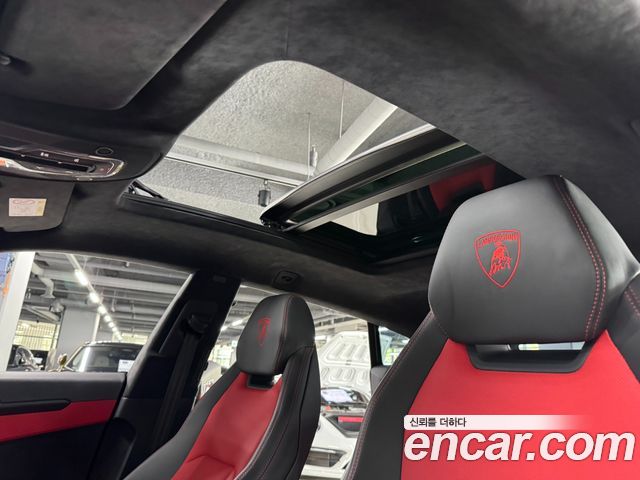 Lamborghini Urus 2021 — photo 12