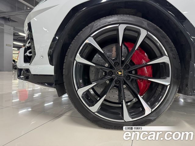 Lamborghini Urus 2021 — photo 14