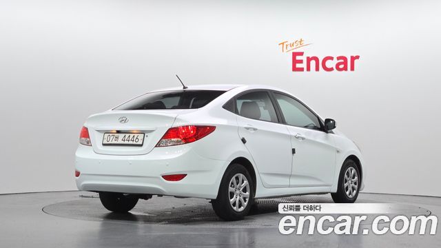 Hyundai Accent 2015 — photo 2