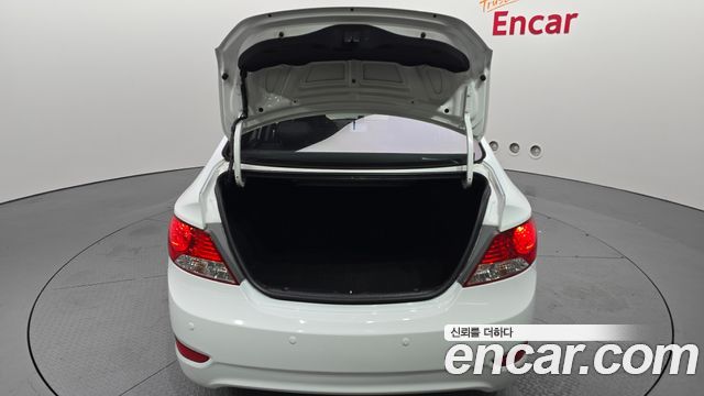 Hyundai Accent 2015 — photo 14