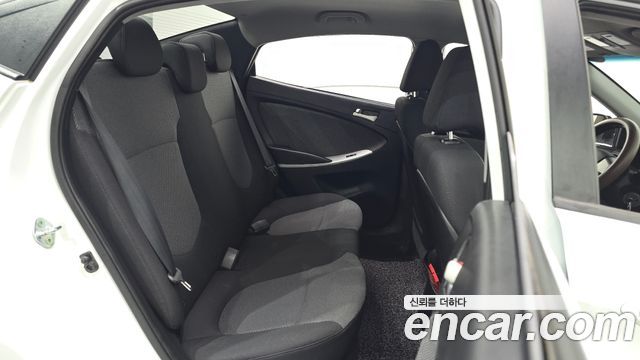 Hyundai Accent 2015 — photo 15
