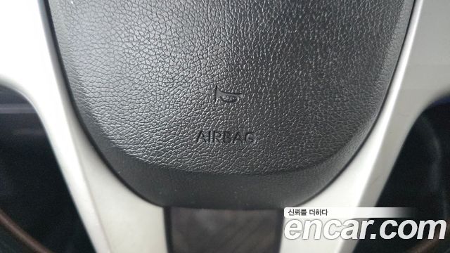 Hyundai Accent 2015 — photo 19