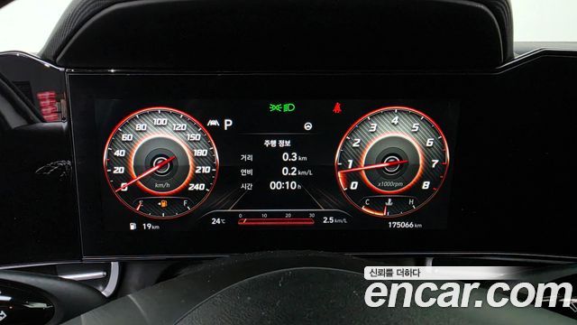Hyundai AVANTE 2021 — photo 11