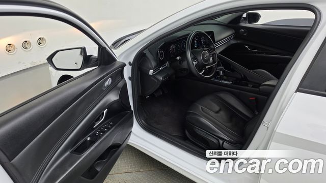 Hyundai AVANTE 2021 — photo 13