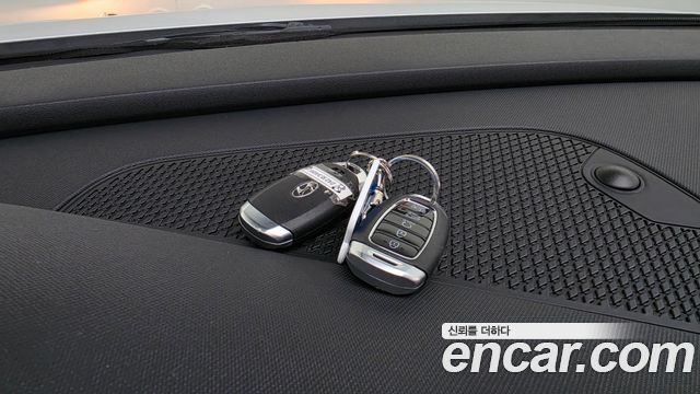 Hyundai AVANTE 2021 — photo 22