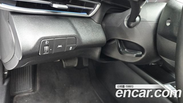 Hyundai AVANTE 2021 — photo 25