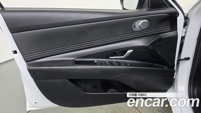 Hyundai AVANTE 2021 — photo 14