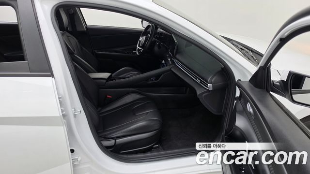 Hyundai AVANTE 2021 — photo 16