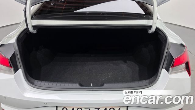 Hyundai AVANTE 2021 — photo 30