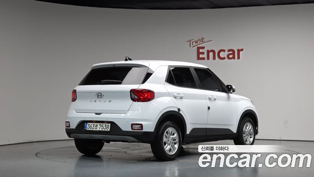 Hyundai Venue 2022 — photo 2