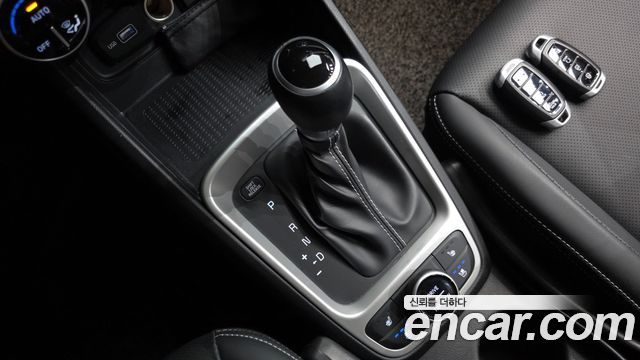 Hyundai Venue 2022 — photo 12