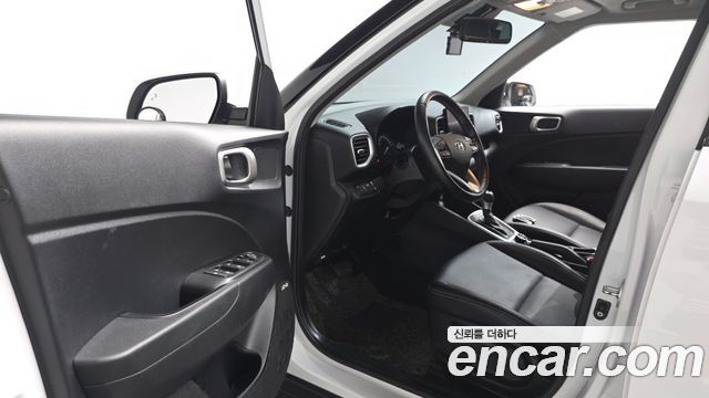 Hyundai Venue 2022 — photo 13