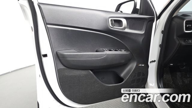 Hyundai Venue 2022 — photo 14