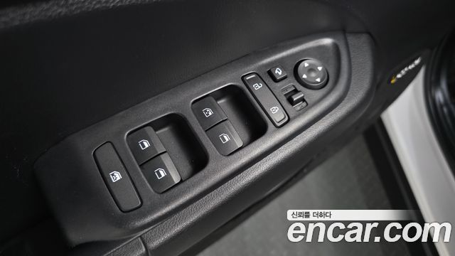 Hyundai Venue 2022 — photo 33