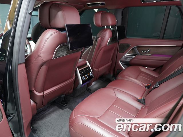 Land Rover Range Rover 2023 — photo 9