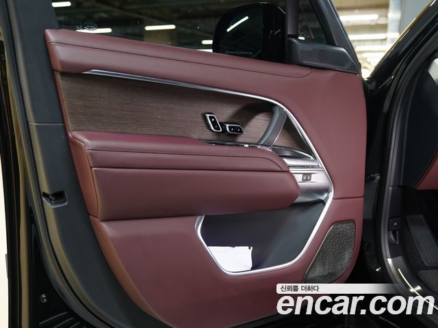 Land Rover Range Rover 2023 — photo 13