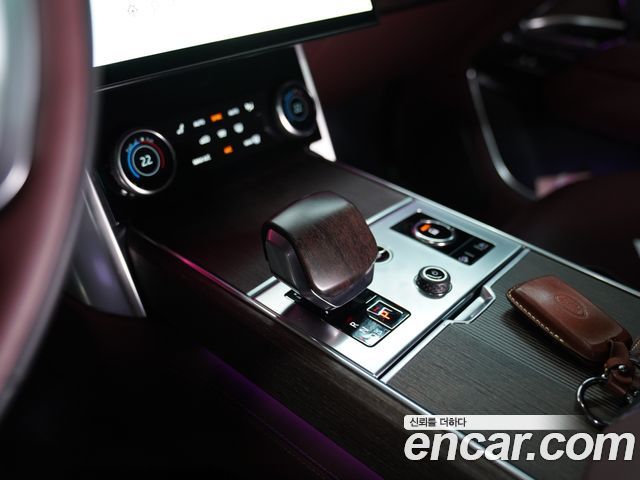 Land Rover Range Rover 2023 — photo 15