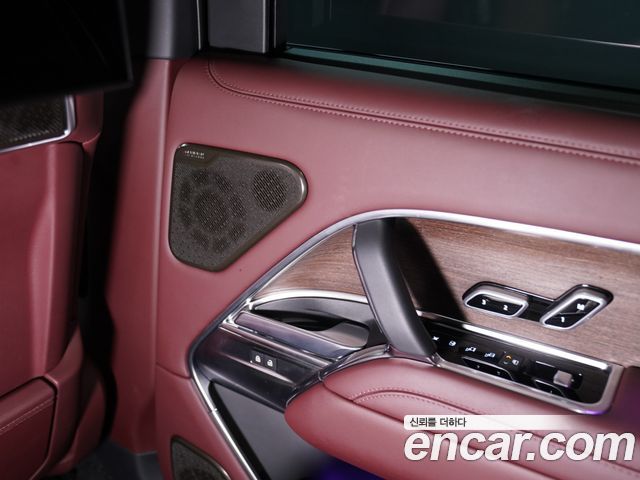 Land Rover Range Rover 2023 — photo 17