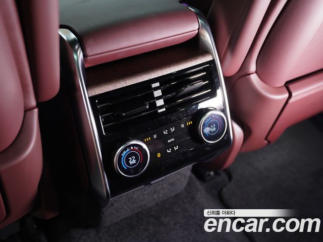 Land Rover Range Rover 2023 — photo 18