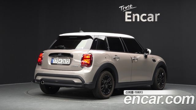 Mini Cooper 2024 — photo 2