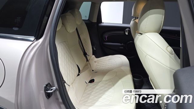 Mini Cooper 2024 — photo 11