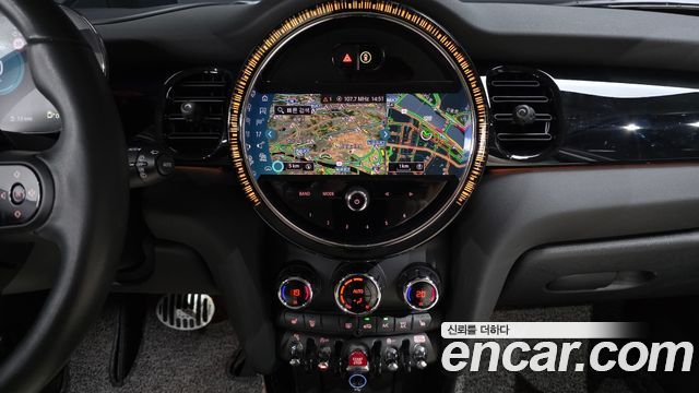 Mini Cooper 2024 — photo 14