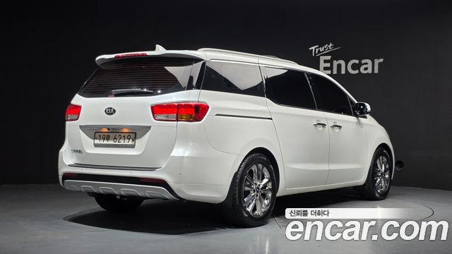 Kia Canival 2015 — photo 2