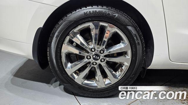 Kia Canival 2015 — photo 5