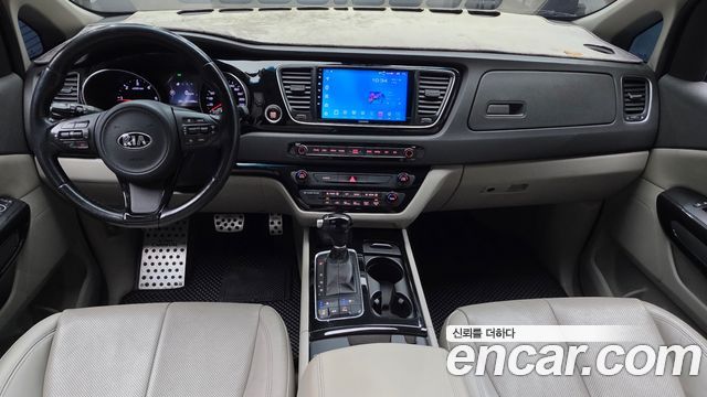 Kia Canival 2015 — photo 7