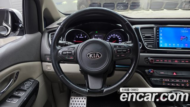Kia Canival 2015 — photo 13