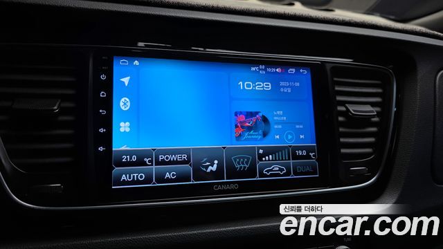 Kia Canival 2015 — photo 16