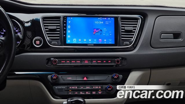 Kia Canival 2015 — photo 17