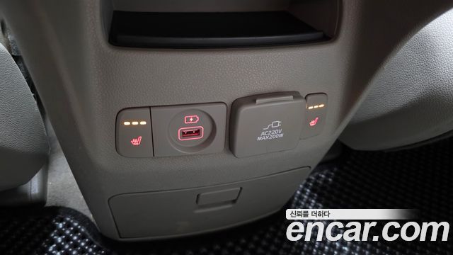 Kia Canival 2015 — photo 19