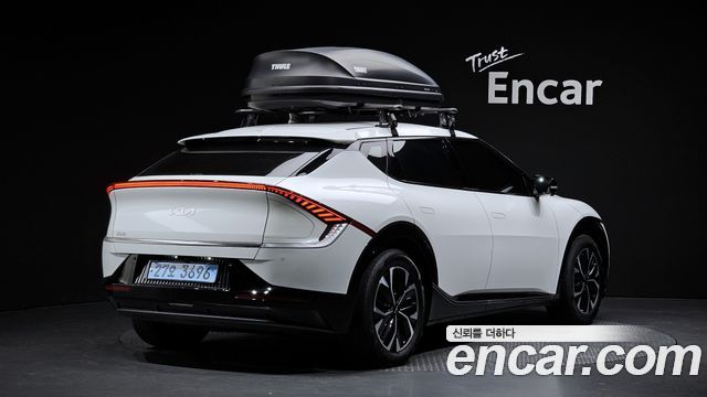 Kia EV6 2023 — photo 2