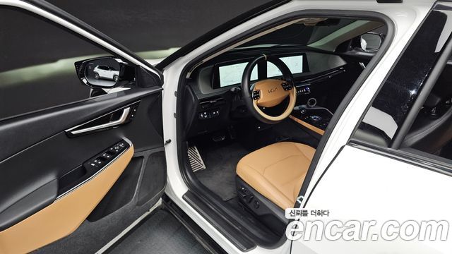 Kia EV6 2023 — photo 17