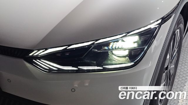 Kia EV6 2023 — photo 8