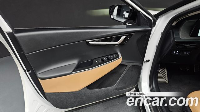 Kia EV6 2023 — photo 14