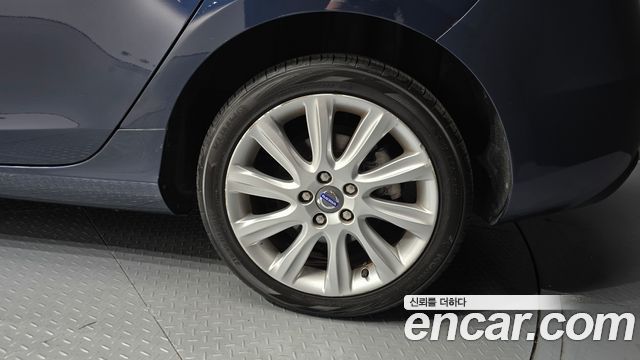 Volvo V40 2014 — photo 5